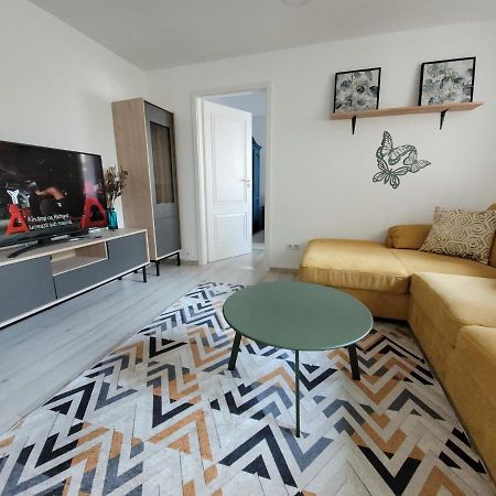Lovely Apartment Near City Center Kolozsvár Kültér fotó